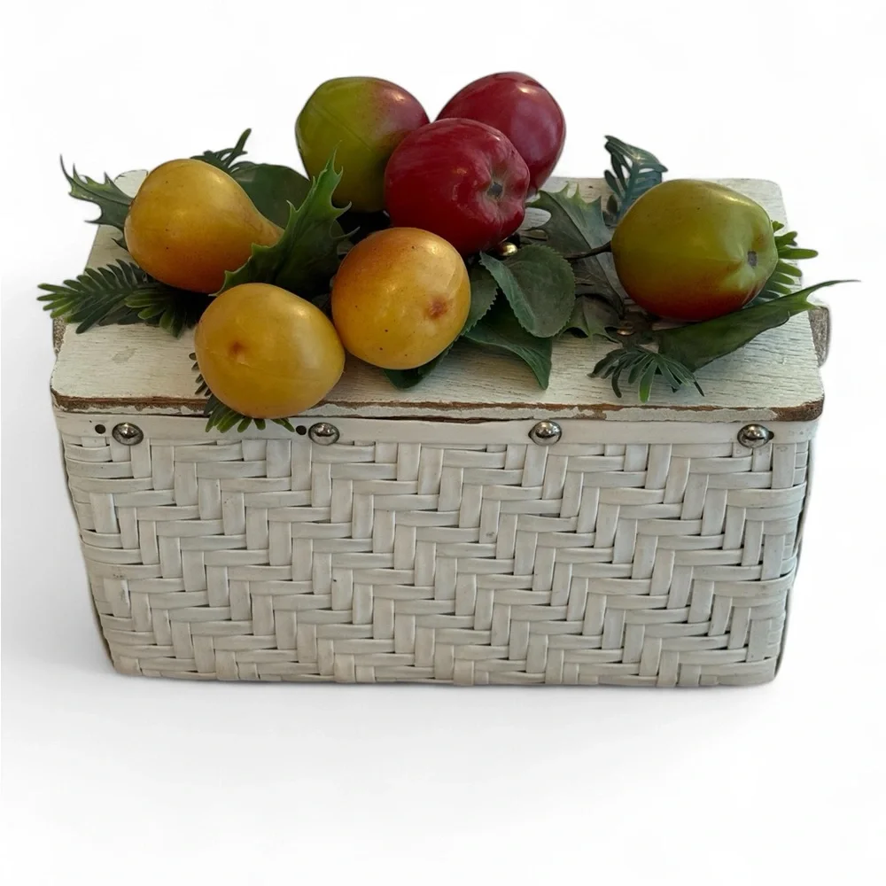 Vintage 1960’s Cottagecore Wicker Basket Bag - Picture 2 of 6